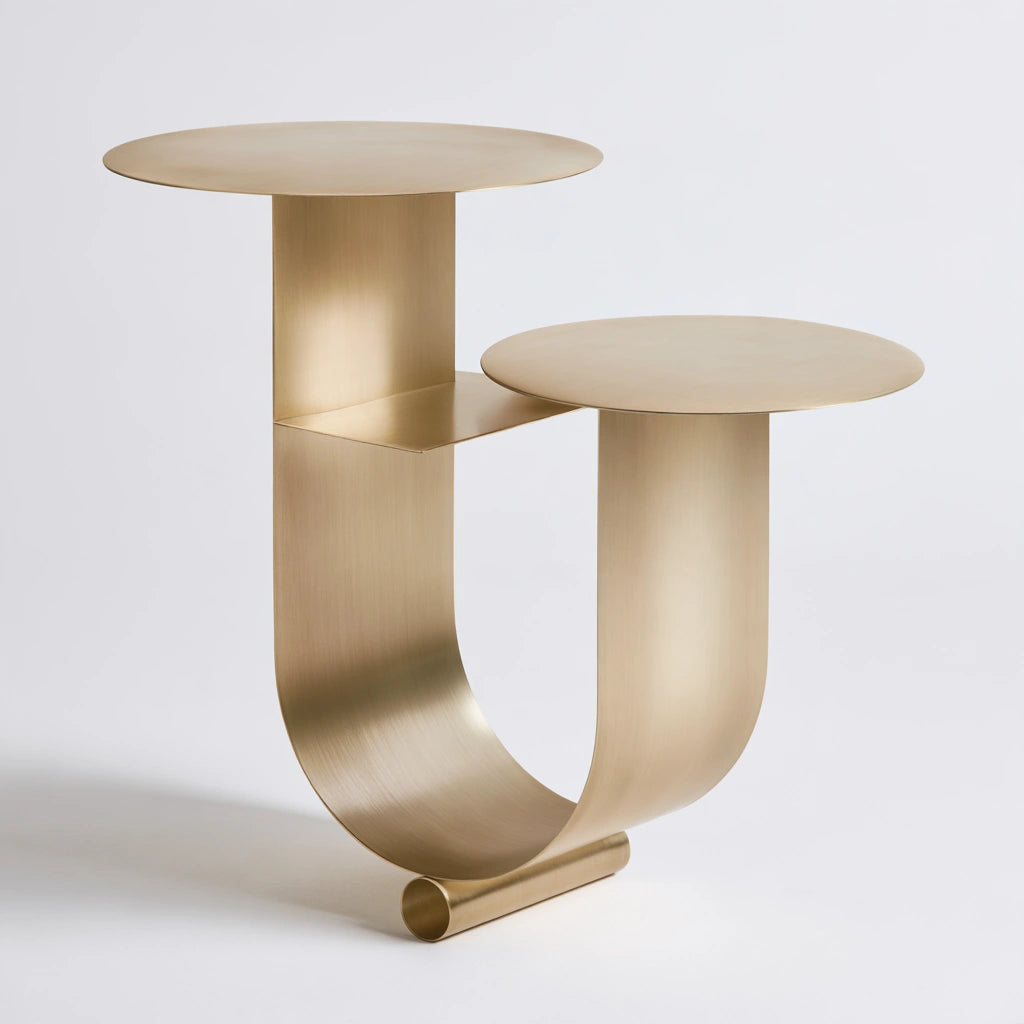 Table d'appoint aux lignes épurées, coloris gris